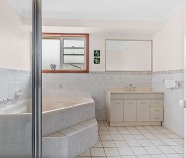 Family Home! - Photo 5