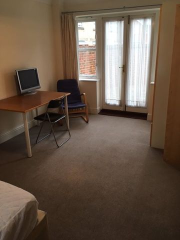 5 bed house to rent in Mascot Square, Hythe - Photo 5