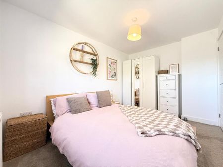 3 bedroom terraced house to rent - Photo 4