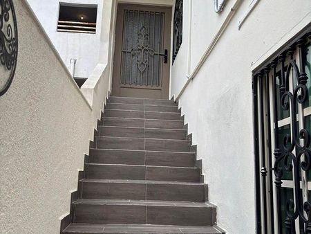 Departamento amueblado en renta en Cumbres 5to sec, 2 niveles con terraza. - Photo 4