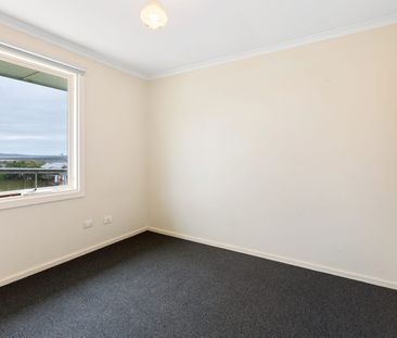 3 Bedroom Standalone Home + Single Shed - Photo 5