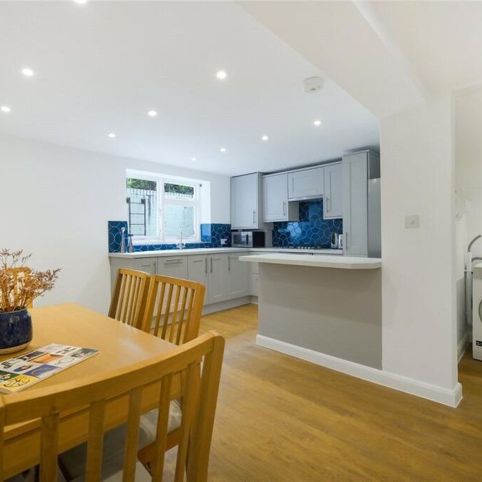 2 Bed Flat, Chatsworth Road, NW2 - Photo 1