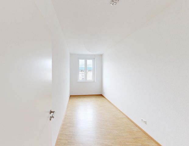 Umzugsbonus sichern! | Lichtdurchflutete 4-Zimmer-Neubauwohnung mit Einbauküche und Balkon - Photo 1