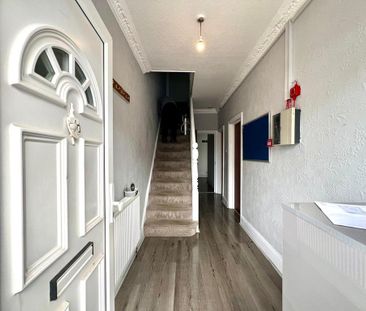 6 bedroom terraced house to rent - Photo 3