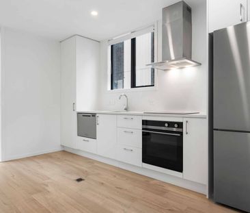 Modern 2022 built 2 bed, 2 bath with carpark - Photo 5