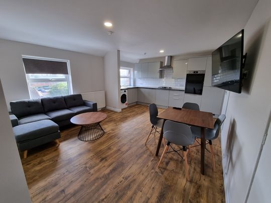 4 Bed Student Accommodation - Photo 1