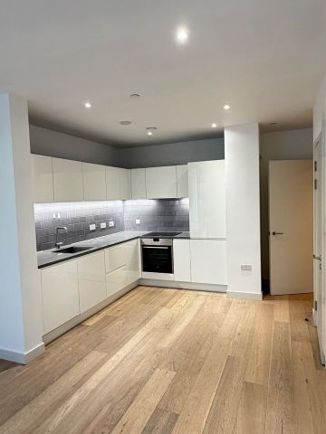 2 Bed Flat, Admiralty Avenue, E16 - Photo 5