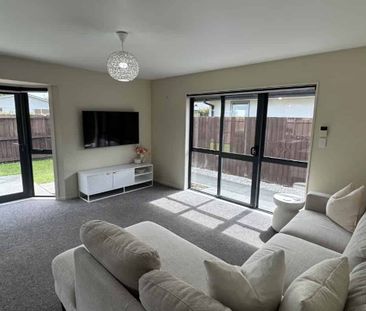 Relaxed, Light-Filled Living in the Heart of St Albans - Photo 3