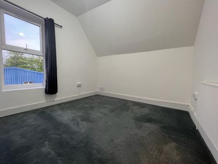 4 bedroom apartment to rent - Photo 2