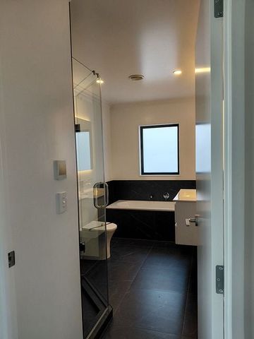 Brand new with lake views - Photo 4