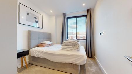 3 bedroom flat to rent - Photo 4