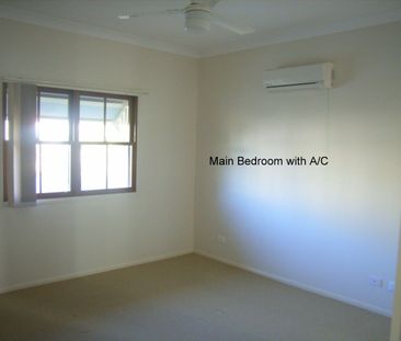Charming 3 Bedroom home in Springfield Lakes - Photo 2