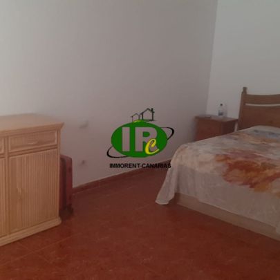 2 bedroom apartment with terrace on the 3rd floor for rent in El Tablero - Photo 1