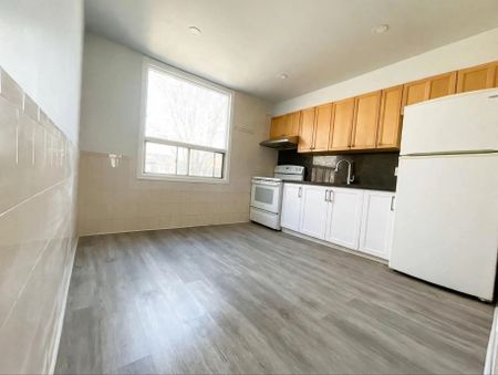 For Lease - 243 Woodfield Road Unit# 2nd Floor, Toronto, Ontario - Photo 2