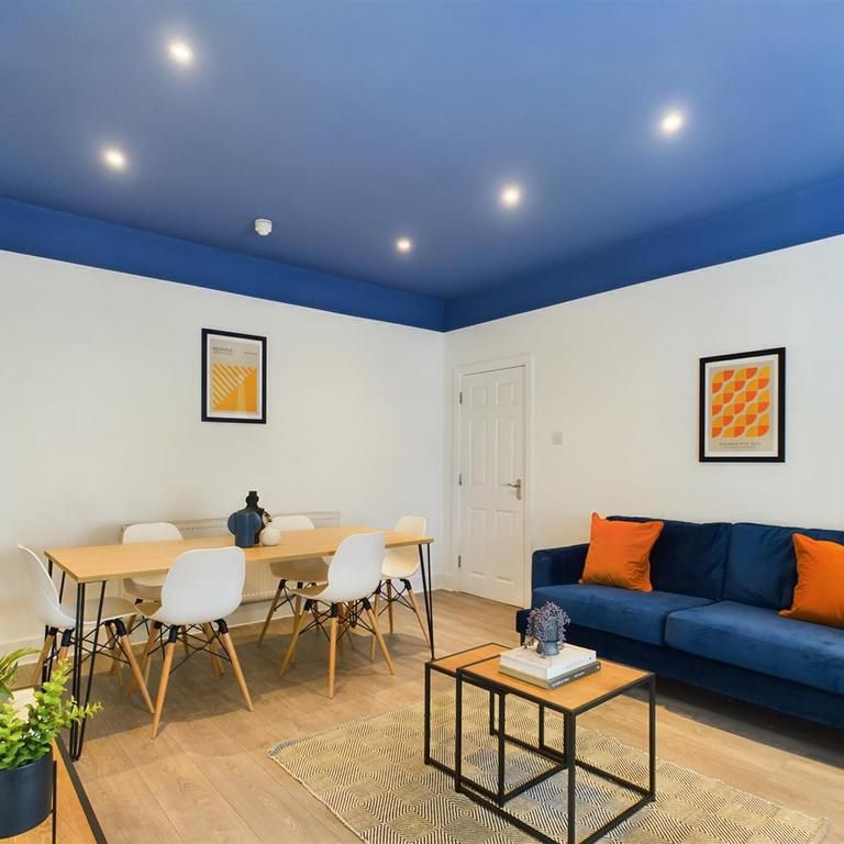 1 bedroom in a house share to rent - Photo 1