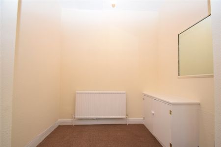 3 bed terraced house to rent in Candler Street, Scarborough, YO12 - Photo 3