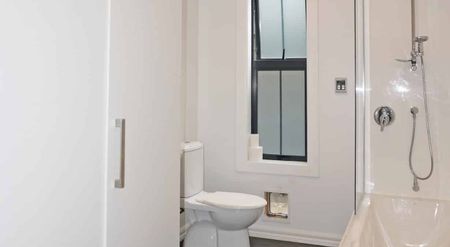 Prime Location - Photo 4