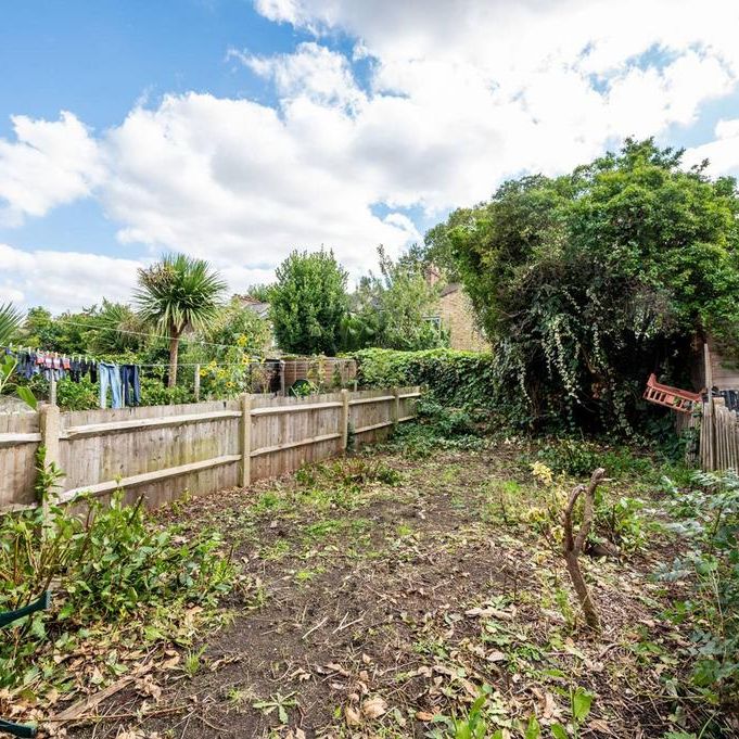 4 bedroom terraced house to rent - Photo 2