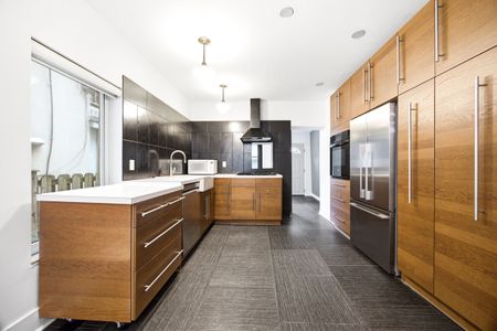 For Lease - 37 Noble Street Unit# Main, Toronto, Ontario - Photo 4