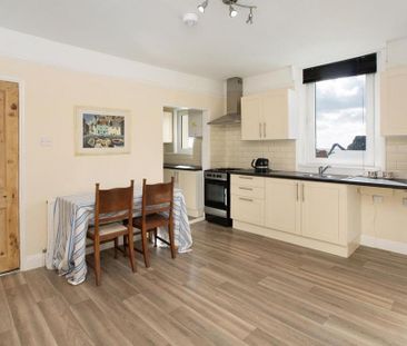 2 bedroom maisonette to rent - Photo 6