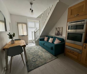 2 bedroom maisonette to rent - Photo 1