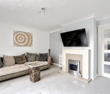 2 bedroom end of terrace house to rent - Photo 2