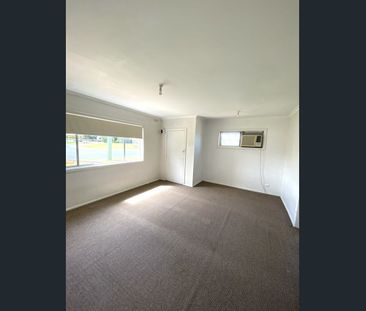 Two Bedroom Flat - Photo 3