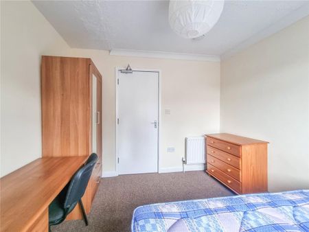 4 bedroom terraced house to rent - Photo 4