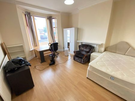 6 Bed Student Accommodation - Photo 4