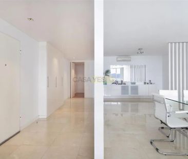 Apartment T3 in Algés, Linda-a-Velha e Cruz Quebrada-Dafundo, Oeiras - Foto 1