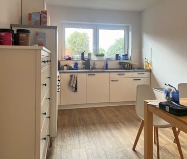 Energetisch hochwertig: Oberwohnung mit Balkon und einer Einbauküch... - Foto 1