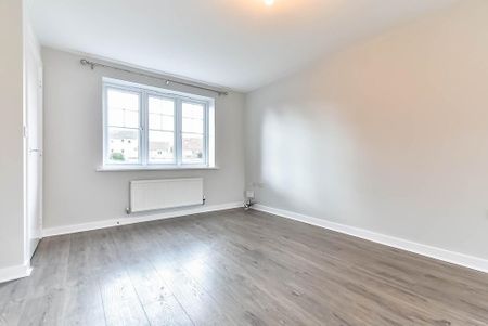 3 bedroom end of terrace house to rent - Photo 4