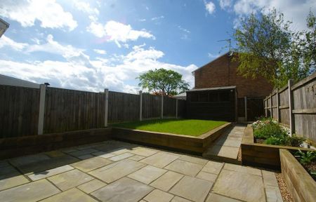 2 bedroom terraced house to rent - Photo 2