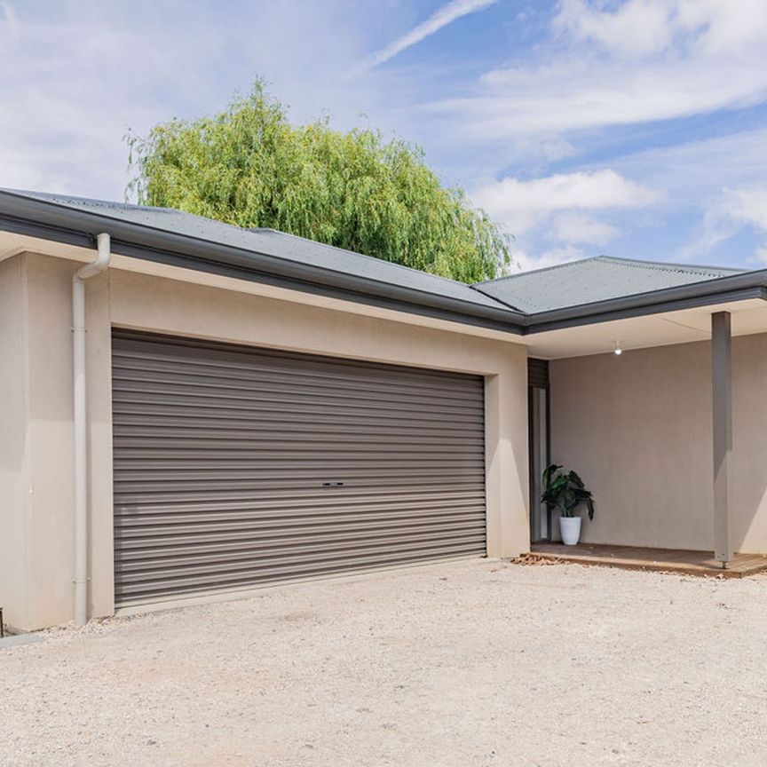 Perfect Family Rental in Nairne&colon; Spacious&comma; Stylish&comma; and Ready for You&excl; - Photo 1