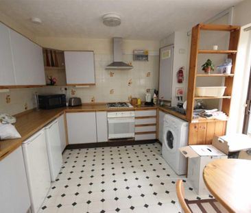 3 bedroom private hall to rent - Photo 2