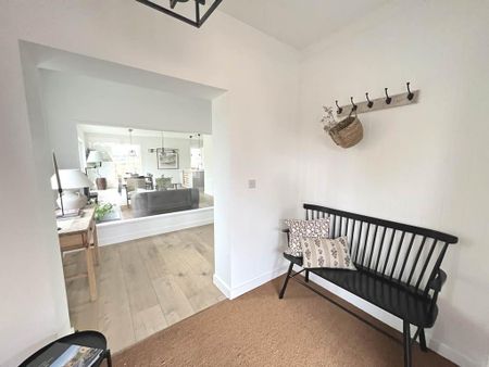 5 bedroom detached house to rent - Photo 4