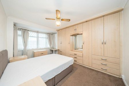 Stirling Road, Hayes, UB3 - Photo 2