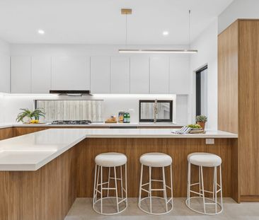 Contemporary Near New Duplex in a Prime Locale - Photo 4