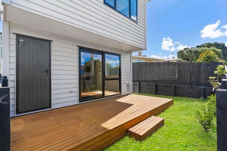 Stunning New Build Home on Claymore Street! - Photo 4