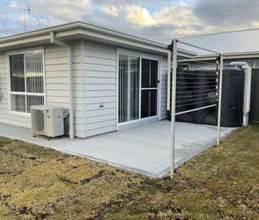 NEAR NEW ONE BEDROOM GRANNY FLAT - Photo 3