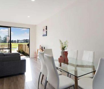 Near New Family Home - Excellent Location! - Photo 4