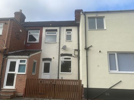 2 bedroom terraced house to rent - Photo 2