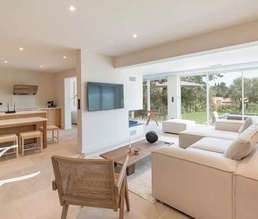 Maison à louer Valbonne - Village, Cote d'Azur, France10 000 EUR / ... - Photo 2