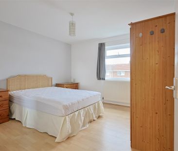 2 bedroom Flat to rent in Stoneleigh Avenue, Longbenton, Newcastle ... - Photo 5