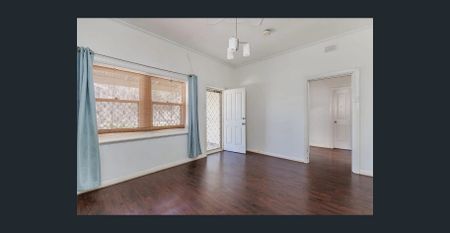 Charming 1950's Home Close to the City and the Beach! - Photo 2