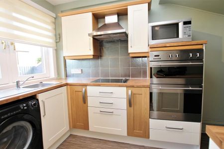 2 bedroom end of terrace house to rent - Photo 5