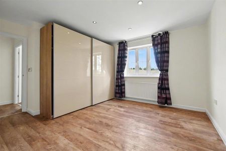 4 bedroom detached house to rent - Photo 2