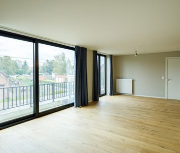 Recent nieuwbouwappartement met 3 SLPK’s, terras & parkeerplaats - Photo 1