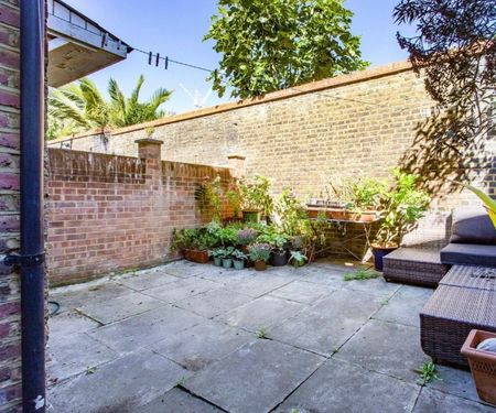 3 Bed Terraced House, Henshaw Street, SE17 - Photo 2