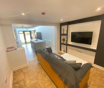 6 Bed Terraced House, Kingsway, CV2 - Photo 1